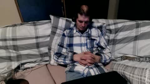 Snapshot of bponie1 chatting on 09/28/25, 01:33 bponie1 online show from 09/28/25, 01:33