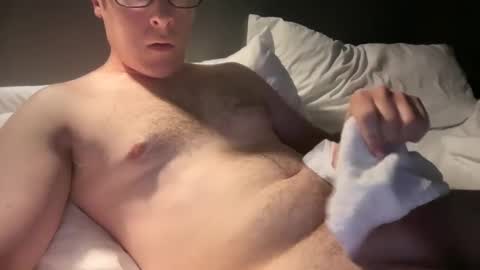 Snapshot of br4d482 chatting on 10/02/25, 01:18 Brad online show from 10/02/25, 01:18