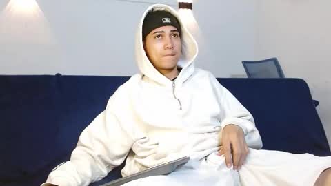 Snapshot of br4ndon_cooper chatting on 10/08/25, 04:26 Brandon online show from 10/08/25, 04:26