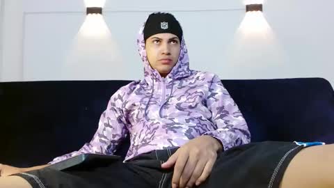 Snapshot of br4ndon_cooper chatting on 10/11/25, 03:21 Brandon online show from 10/11/25, 03:21