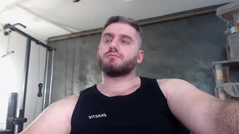 Snapshot of brad_pittfall chatting on 12/05/24, 12:44 ask me online show from 12/05/24, 12:44