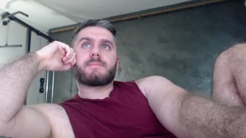 Snapshot of brad_pittfall chatting on 01/05/25, 04:27 ask me online show from 01/05/25, 04:27