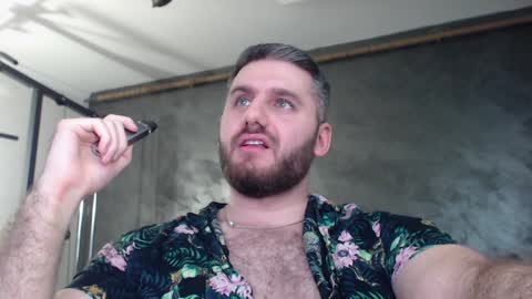 Snapshot of brad_pittfall chatting on 01/08/25, 05:05 ask me online show from 01/08/25, 05:05