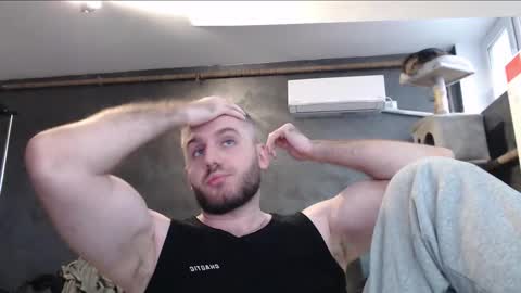 Snapshot of brad_pittfall chatting on 09/26/25, 02:21 ask me online show from 09/26/25, 02:21