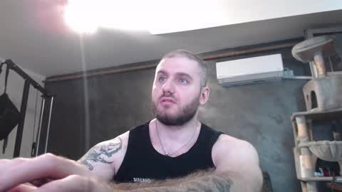 Snapshot of brad_pittfall chatting on 11/05/25, 09:04 ask me online show from 11/05/25, 09:04