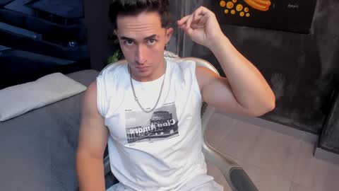 Snapshot of brad_summer chatting on 01/14/25, 06:07 brad summer online show from 01/14/25, 06:07