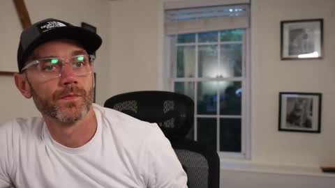 Snapshot of bradbronton chatting on 09/16/25, 10:44 BradBronton online show from 09/16/25, 10:44