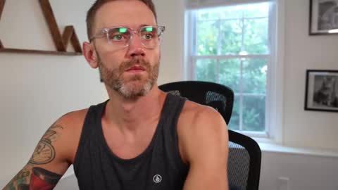 Snapshot of bradbronton chatting on 09/17/25, 05:25 BradBronton online show from 09/17/25, 05:25