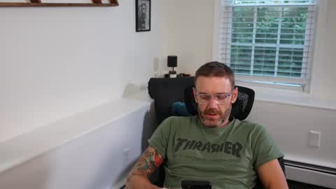 Snapshot of bradbronton chatting on 09/23/25, 08:12 BradBronton online show from 09/23/25, 08:12