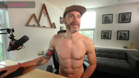 Snapshot of bradbronton chatting on 04/29/26, 10:30 BradBronton online show from 04/29/26, 10:30