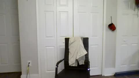 Snapshot of bradley203470 chatting on 02/11/25, 04:13 bradley203470 online show from 02/11/25, 04:13