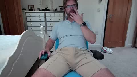 Snapshot of bradley77777 chatting on 12/10/24, 03:22 bradley77777 online show from 12/10/24, 03:22