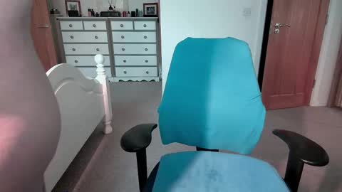 Snapshot of bradley77777 chatting on 01/17/25, 03:32 bradley77777 online show from 01/17/25, 03:32