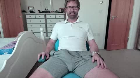 Snapshot of bradley77777 chatting on 02/17/25, 11:13 bradley77777 online show from 02/17/25, 11:13