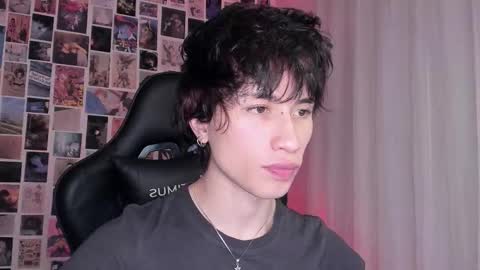 Snapshot of brand741 chatting on 10/22/25, 03:40 Brand online show from 10/22/25, 03:40