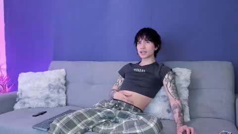 Snapshot of brand741 chatting on 11/21/25, 06:12 Brand online show from 11/21/25, 06:12