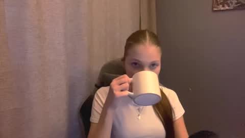 Snapshot of brandamatteson chatting on 10/22/25, 12:27 Alice online show from 10/22/25, 12:27