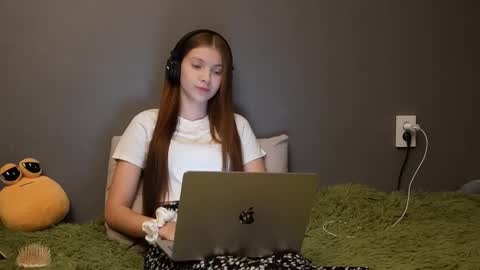 Snapshot of brandamatteson chatting on 12/01/25, 02:11 Alice online show from 12/01/25, 02:11