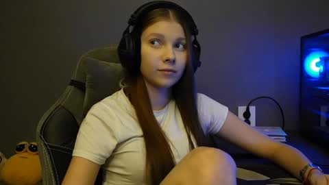 Snapshot of brandamatteson chatting on 12/02/25, 02:23 Alice online show from 12/02/25, 02:23