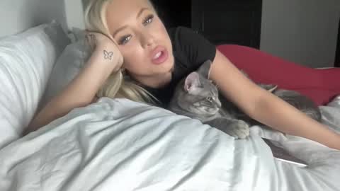 Skyyybanks online show from 05/01/26, 04:28