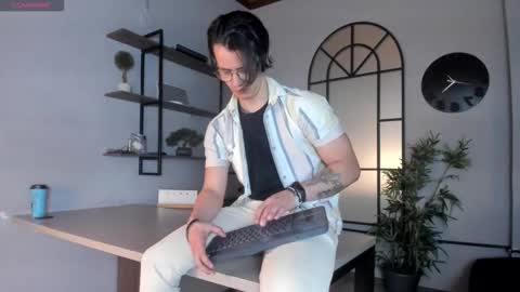 Snapshot of brandon_starkk chatting on 03/28/26, 11:43 brandon_starkk online show from 03/28/26, 11:43