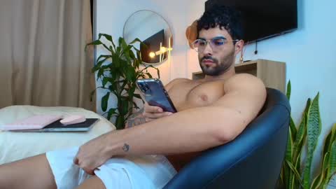 Snapshot of brandonandnat chatting on 03/03/25, 12:04 Brandon and Nath online show from 03/03/25, 12:04