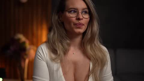 Alex online show from 03/03/25, 04:25