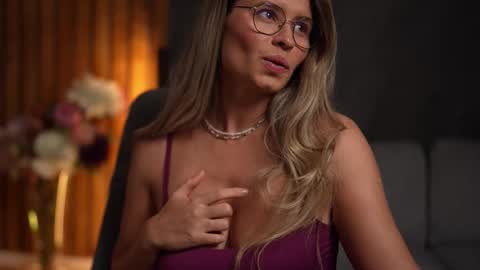 Alex online show from 10/04/25, 04:10