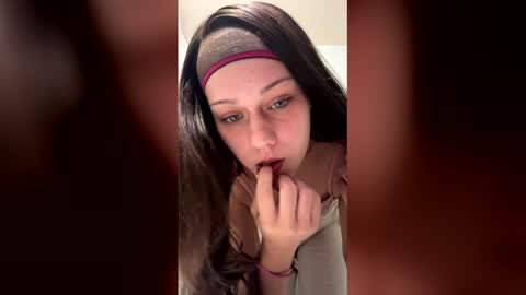 Snapshot of brattezz chatting on 04/03/26, 04:38 brattezz online show from 04/03/26, 04:38