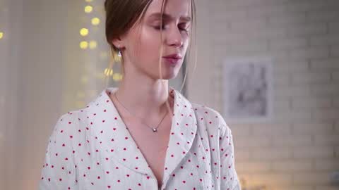 Snapshot of brave_journey chatting on 03/04/25, 07:32 Eli online show from 03/04/25, 07:32