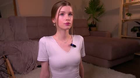 Snapshot of brave_journey chatting on 03/08/25, 08:03 Eli online show from 03/08/25, 08:03