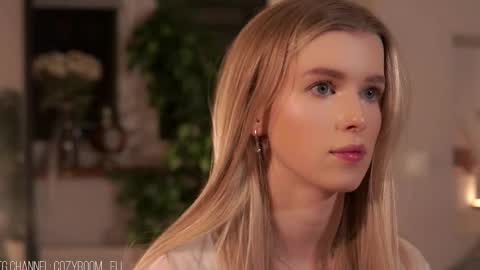 Snapshot of brave_journey chatting on 10/08/25, 07:00 Eli online show from 10/08/25, 07:00