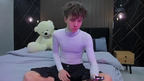 Snapshot of braxiboy chatting on 01/21/25, 01:22 Brax online show from 01/21/25, 01:22