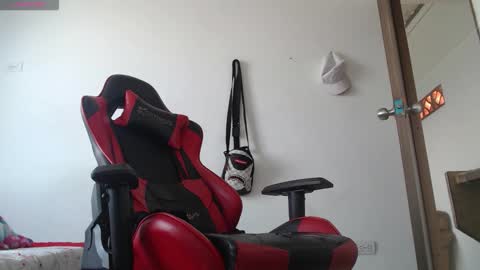 Snapshot of brayan_chevignon chatting on 11/18/25, 02:43 brayan_chevignon online show from 11/18/25, 02:43