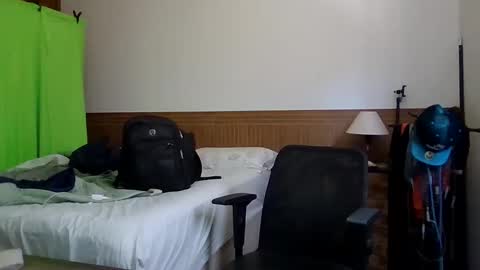 Snapshot of braziliannakedguy chatting on 10/24/25, 01:29 Fabio online show from 10/24/25, 01:29