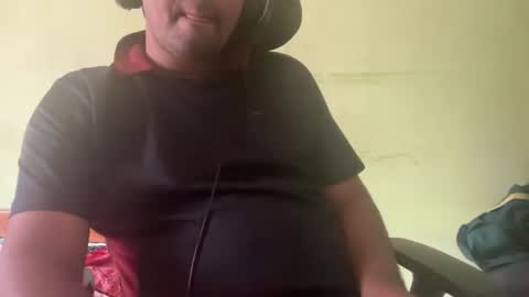 Snapshot of brazzerslover chatting on 02/19/25, 09:17 dont tell me u like to see me if you cant follow me online show from 02/19/25, 09:17