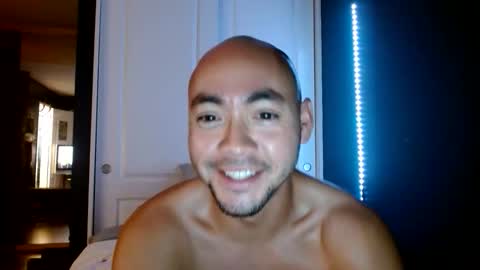 Breadcrumbsss online show from 11/08/25, 02:56