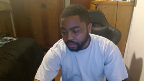 Snapshot of breadw1nnah chatting on 01/01/25, 01:26 Breadw1nnah online show from 01/01/25, 01:26