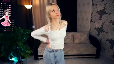 Mia Bunyard online show from 02/17/25, 07:53