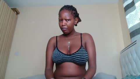 Snapshot of bree_beauty chatting on 07/09/26, 09:24 bree_beauty online show from 07/09/26, 09:24