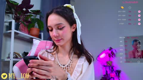 Snapshot of breeding_material chatting on 10/30/25, 04:19 Ashley Dolce and Lou online show from 10/30/25, 04:19