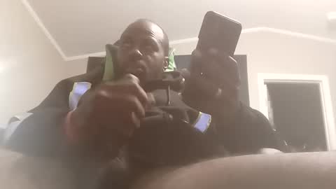 Snapshot of breeze316 chatting on 11/17/25, 11:27 breeze316 online show from 11/17/25, 11:27