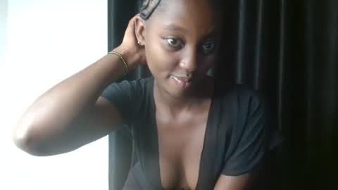 Snapshot of breezykan123 chatting on 04/25/26, 02:47 breelia online show from 04/25/26, 02:47