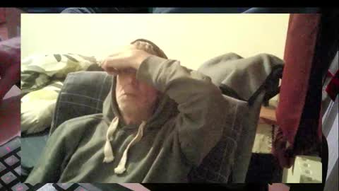 Snapshot of bremer64 chatting on 12/19/25, 06:04 bremer64 online show from 12/19/25, 06:04