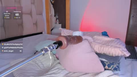 Snapshot of brenda_ruiz_ chatting on 04/01/26, 01:41 Branda online show from 04/01/26, 01:41