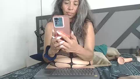 BRENDA VELASQUEZ online show from 03/06/25, 11:53