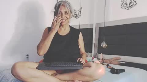 BRENDA VELASQUEZ online show from 09/14/25, 02:27