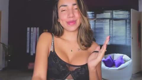 brendaaguerra online show from 01/10/25, 03:27