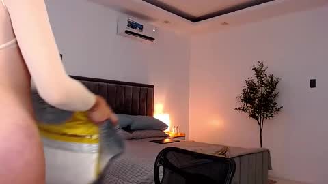 Snapshot of brendaislove chatting on 02/11/25, 07:33 Brenda with a huge suckable cock you will love online show from 02/11/25, 07:33