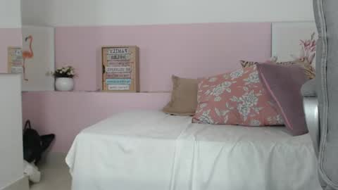 Snapshot of brendathompson_ chatting on 02/03/25, 06:49 Brenda online show from 02/03/25, 06:49